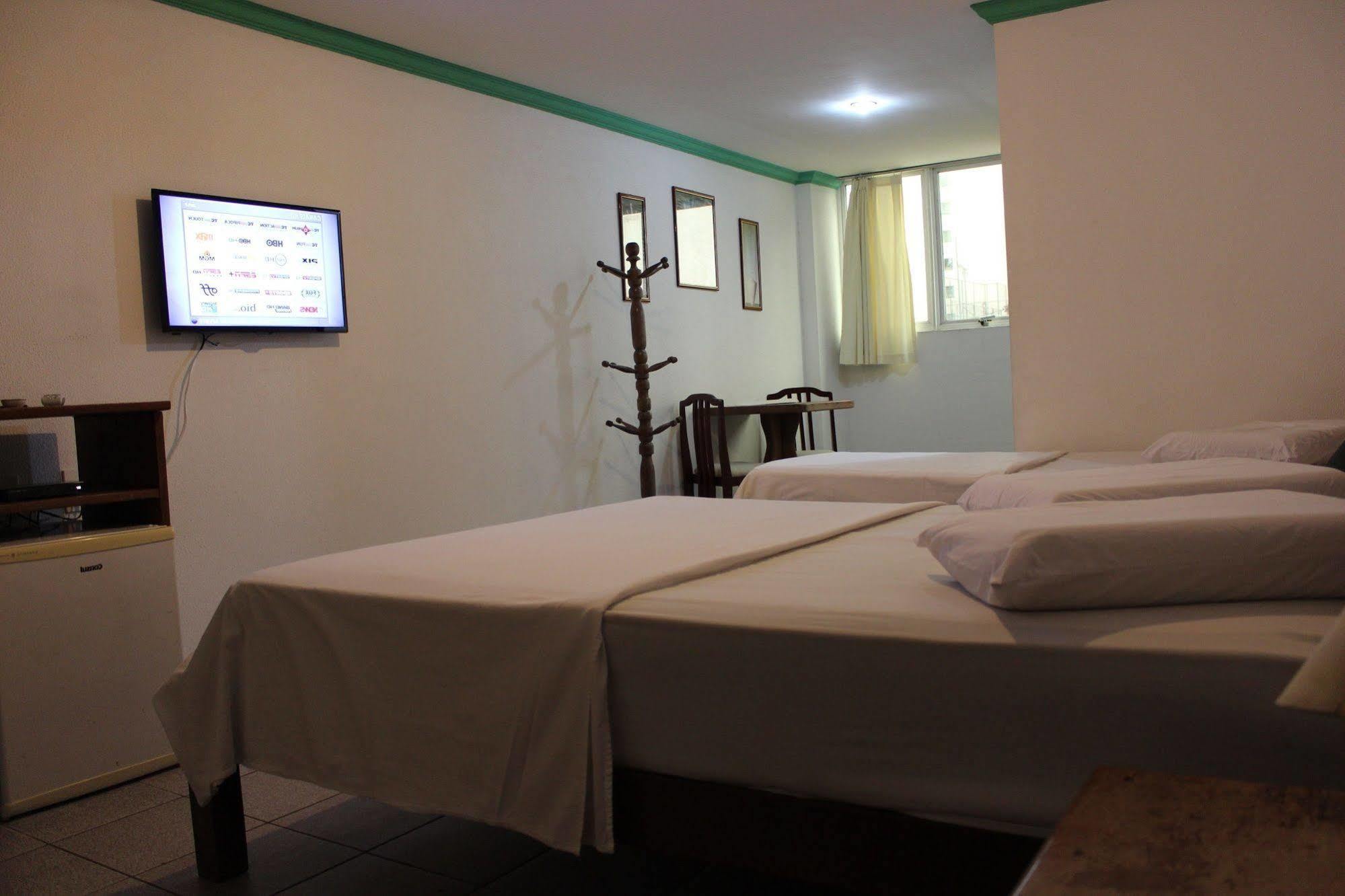 Hotel Pousada Da Praca Жабоатао дос Гуарарапис Екстериор снимка