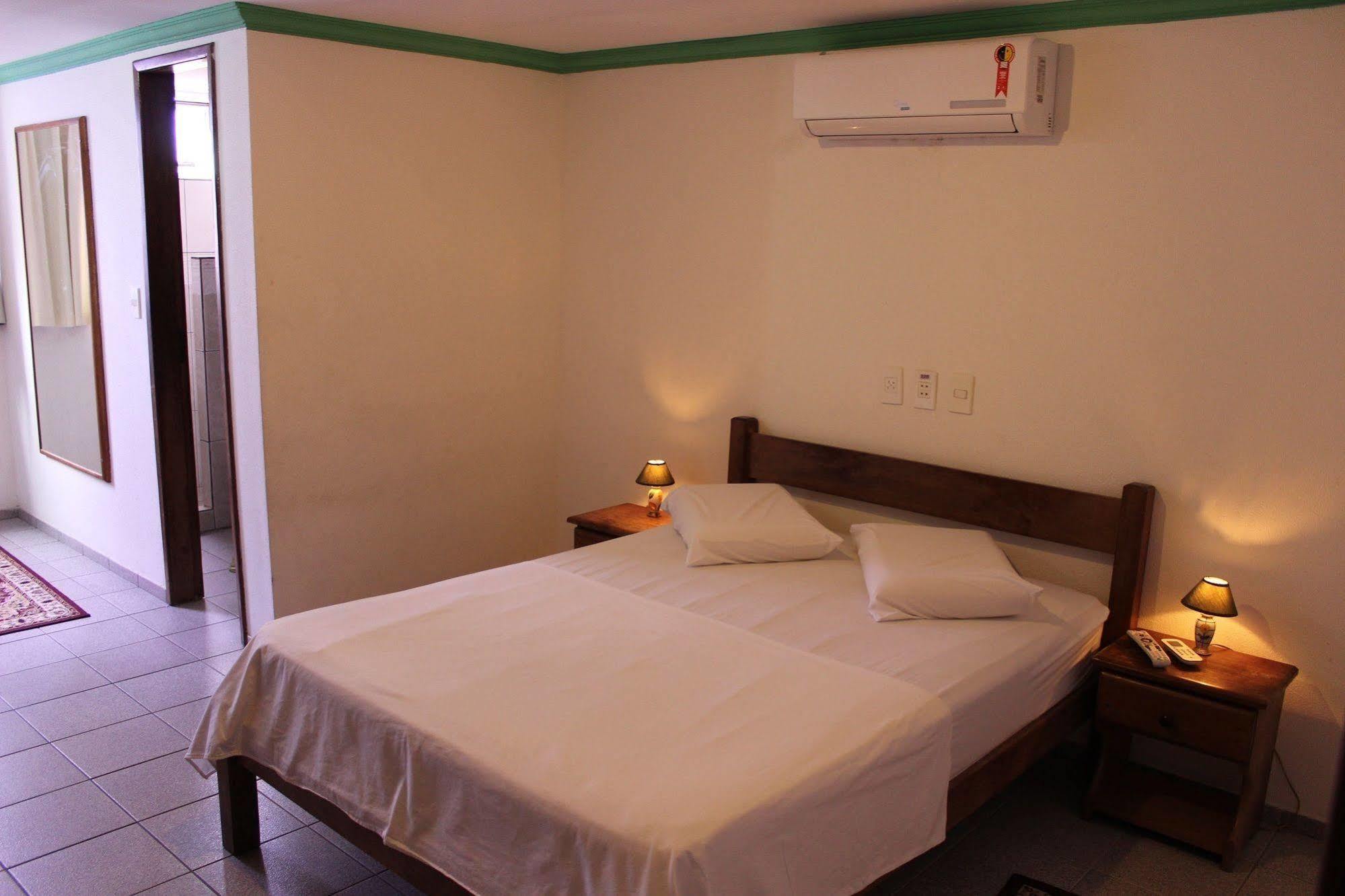 Hotel Pousada Da Praca Жабоатао дос Гуарарапис Екстериор снимка